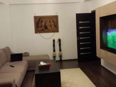 Apartament 3 camere in zona Delfinariu