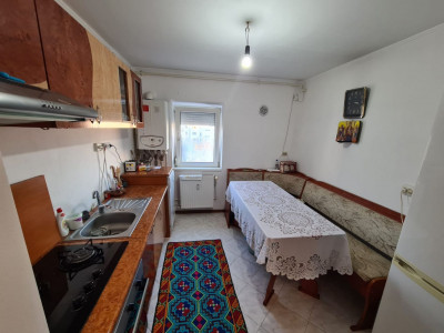 Inel 2 - Apartament 3 camere decomandat cu centrala gaz