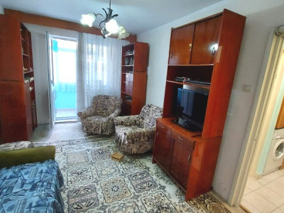 INEL II - Piata Groapa. Apartament 2 camere la etajul 2!