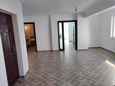 BABA NOVAC- Apartament spatios, luminos, cu 2 camere.