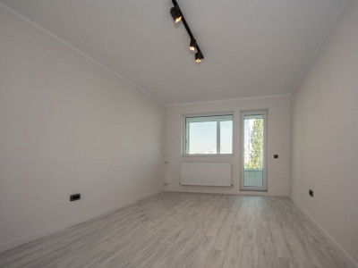 TOMIS NORD- CIRESICA- Apartament 2 camere, complet renovat, totul lux,cu balcon.