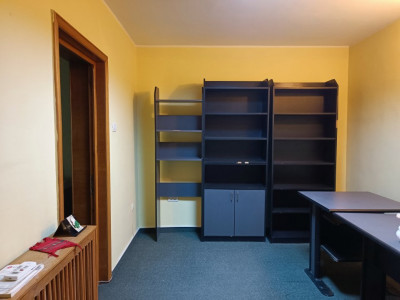 CENTRU PIATA UNIRII - Birou cu terasa si grup sanitar propriu !