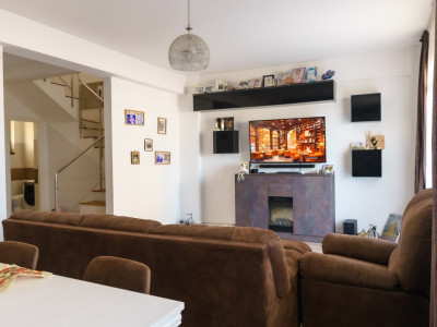 PALAZU MARE -  Vila Duplex cu 4 Camere, Panorama Superba si Curte Amenajata