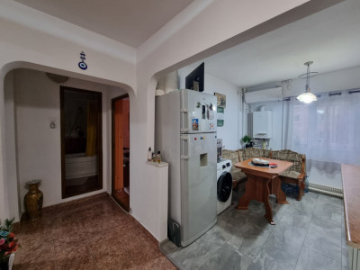 POD BUTELII  - apartament 3 camere etaj 1  complet mobilat si utilat