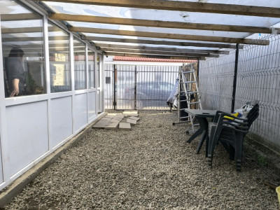 BRATIANU 2 COCOSI - Casa si curte cu utilitati incluse !