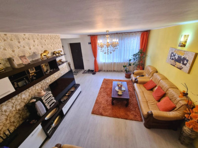 Constanța, zona Brătianu Vilă P+1+M cu 7 camere 