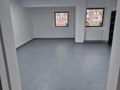 Spatiu comercial de vanzare Capitol
