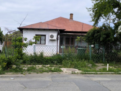 EFORIE NORD - Casa din caramida si teren generos !